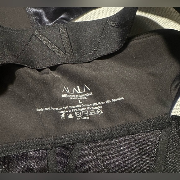 ALALA Velvet Sports Bra New - Picture 12 of 12